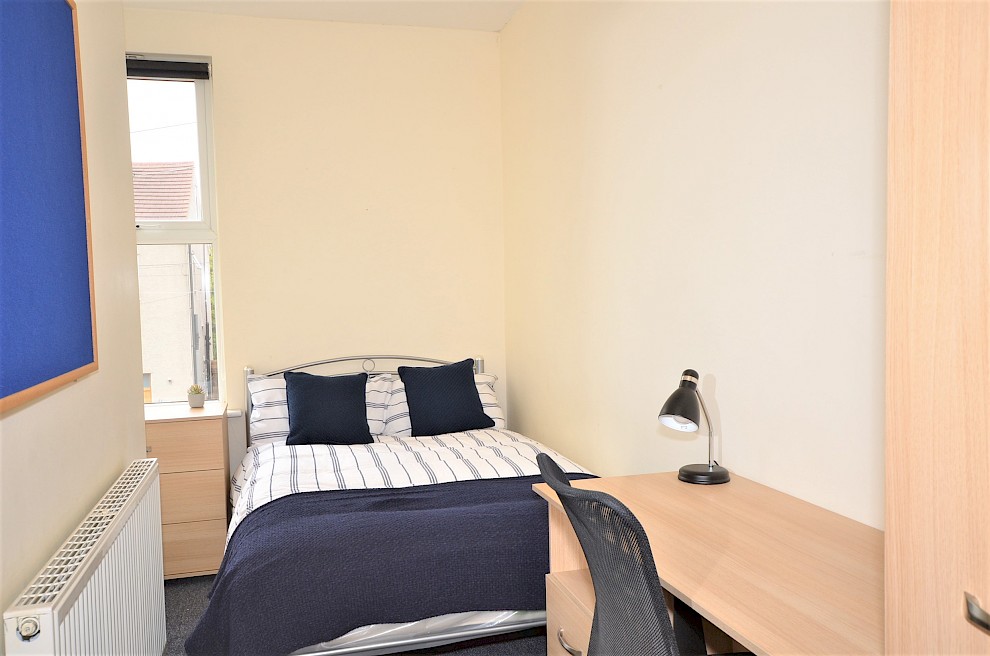 gallery image 18-filey-street-bedroom-2.jpg