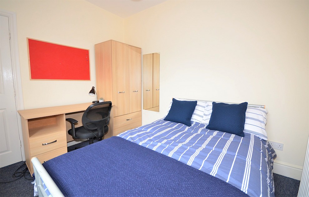 gallery image 18-filey-street-bedroom-3.jpg