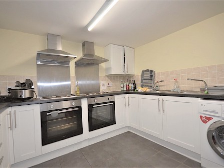 12, Holberry Close, Broomhall, Sheffield S10 2FQ -