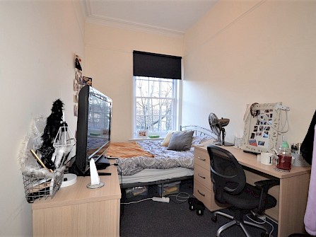 2, Peel Terrace, Broomhall, Sheffield S10 2GU -