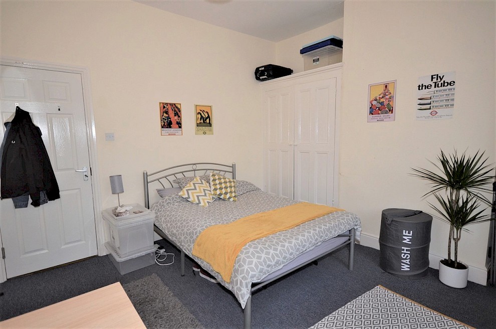 gallery image 43-commonside-bedroom-2.jpg