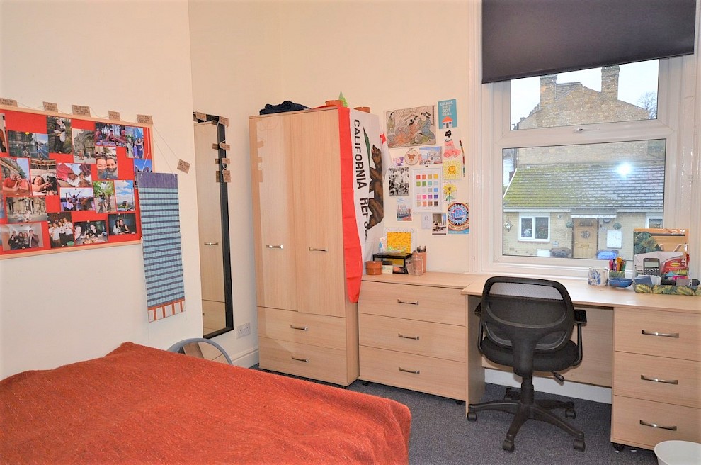 gallery image 43-commonside-bedroom-3.jpg