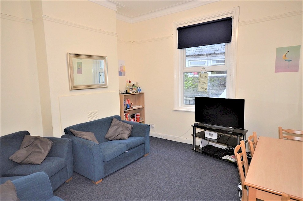 gallery image 43-commonside-living-room.jpg