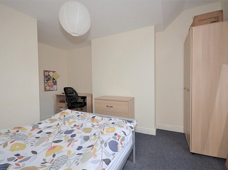 8, Travis Place, Broomhall, Sheffield S10 2DB -